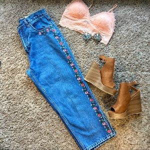 Bill Blass High Waisted Relaxed Fit Cropped Kick